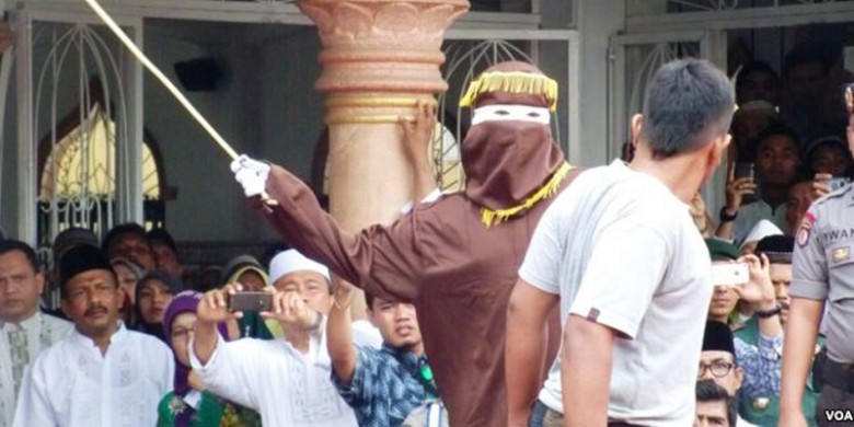 Hukuman-Cambuk-di-Aceh.jpg