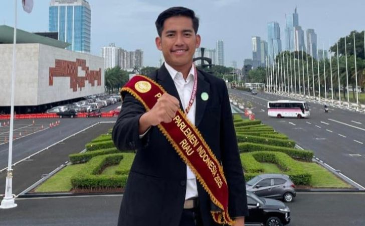 Ifan-Kiki-Kurniawan-di-dpr.jpg
