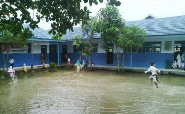 Ilustrasi-Banjir-di-sekolah2.jpg