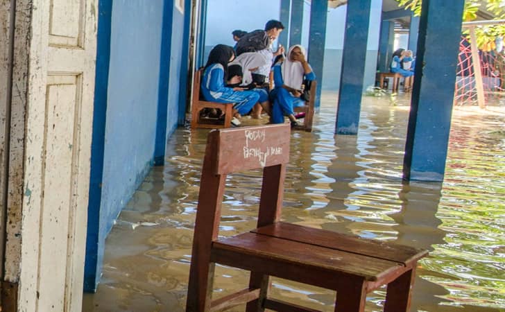 Ilustrasi-banjir-di-sekolah.jpg