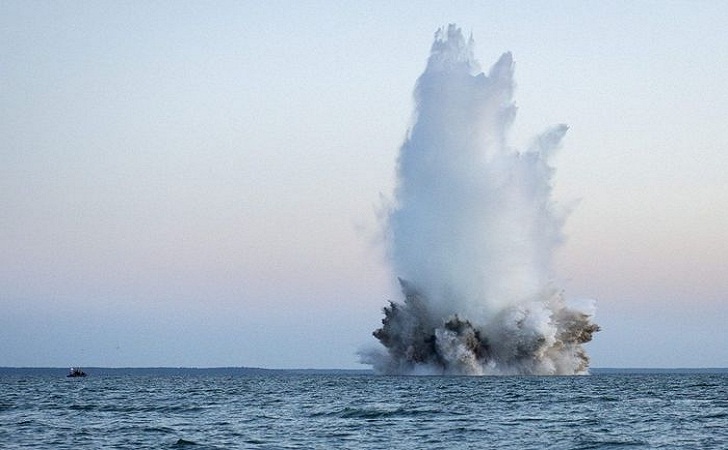 Ilustrasi-ledakan-ranjau-laut.jpg