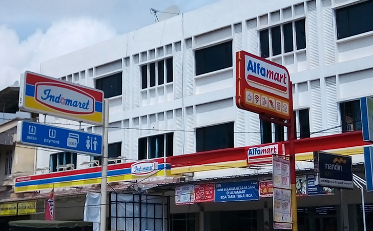 Indomaret-dan-Alfamart3.jpg