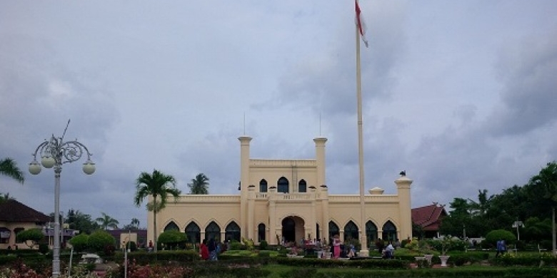Istana-Siak-Sri-Indrapura.jpg