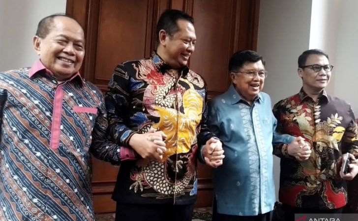 JK-dan-Pimpinan-MPR-Bahas-Rencana-Pembentukan-Badan-Penerimaan-Negara.jpg
