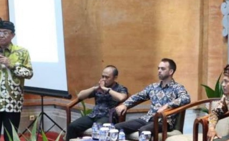 Jadi-Pembicara-Rapat-KOPEK.jpg