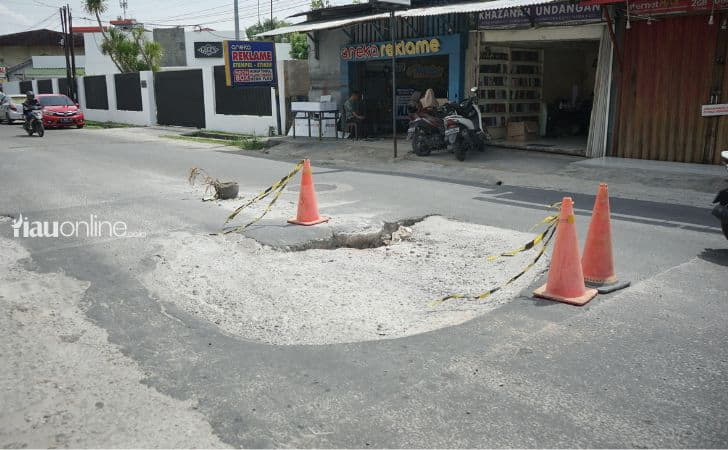 Jalan-Ahmad-Dahlan-rusak2.jpg