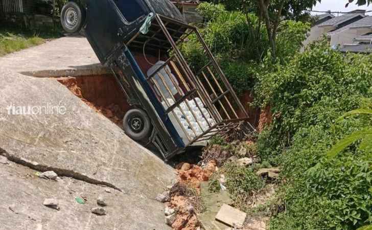 Jalan-istiqomah-amblas.jpg