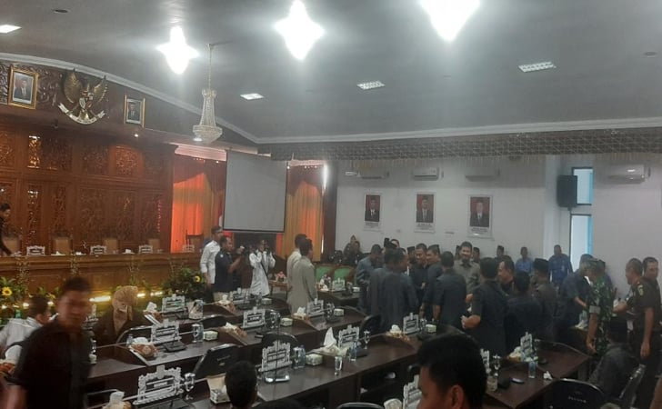 Jelang-rapat-dprd-kuansing.jpg