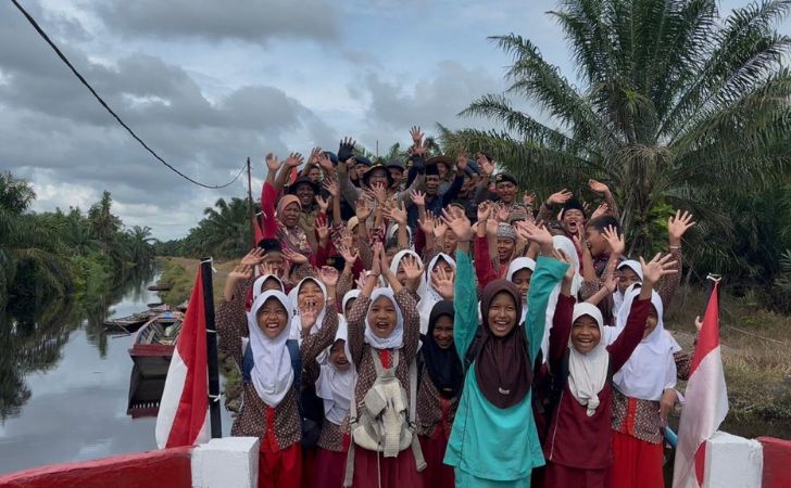 Jembatan-Merah-Putih-Presisi-di-Rohil.jpg