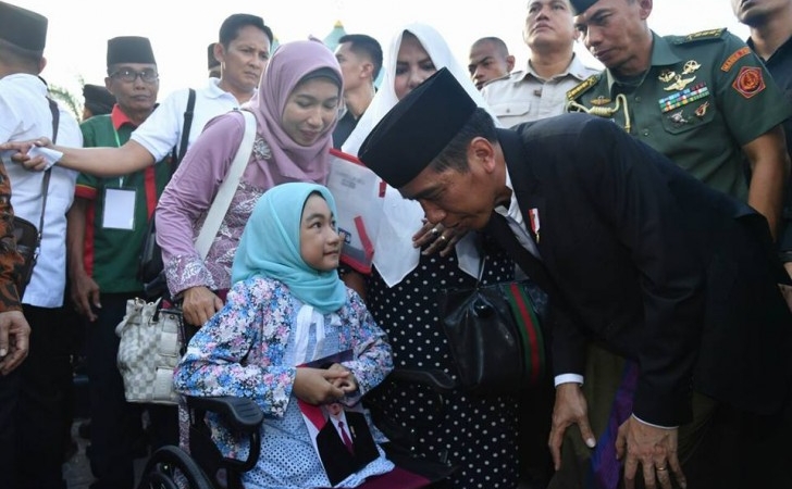 Jokowi-bertemu-Bulan.jpg