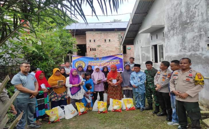 Jumat-Berkah-Polda-Riau4.jpg