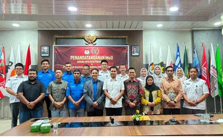 KPU-Pekanbaru-Gandeng-PWI-Perkuat-Edukasi-Publik-dan-Perangi-Hoaks-Pemilu.jpg