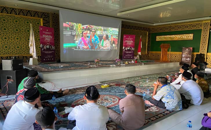 KPU-Riau-nobar-dengan-santri.jpg