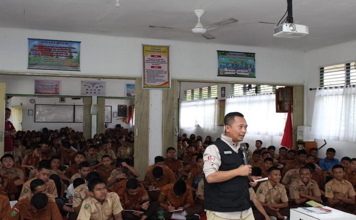 KPU-Riau-sosialisasi-ke-SMA.jpg