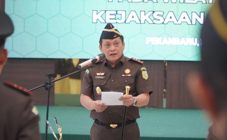 Kajati-lantik-kajari-pelalawan.jpg