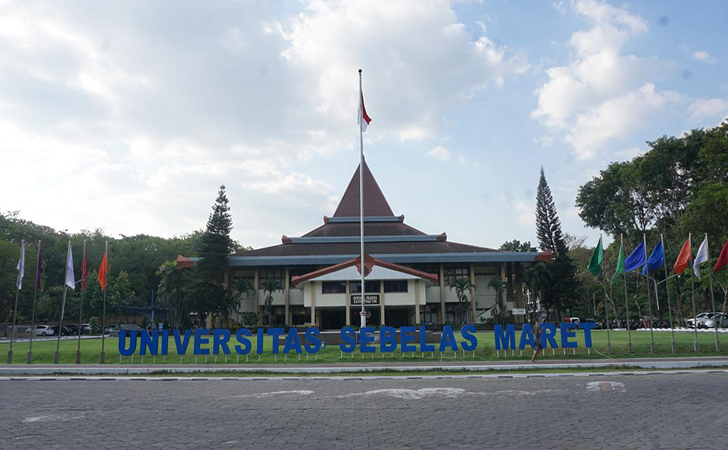 Kampus-Universitas-Sebelas-Maret-UNS-Surakarta.jpg