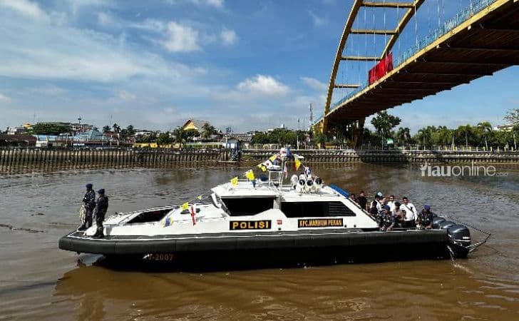 Kapal-Patroli-Cepat-KPC-Marhum-Pekan.jpg