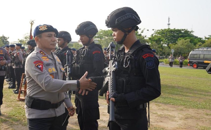 Kapolda-Irjen-Hery-lepas-brimob.jpg