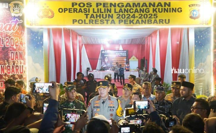 Kapolda-Konpres-di-malam-tahun-baru.jpg