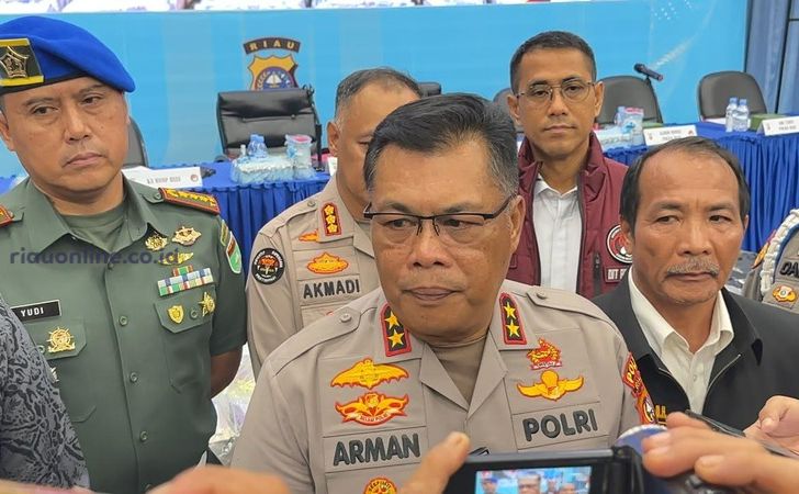 Kapolda-Riau-Arman-Achdiat.jpg
