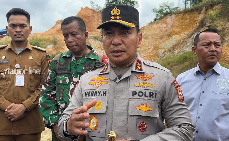 Kapolda-Riau-di-tkp2.jpg