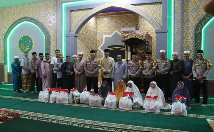 Kapolres-Dumai-usai-salat-subuh-jamaah.jpg