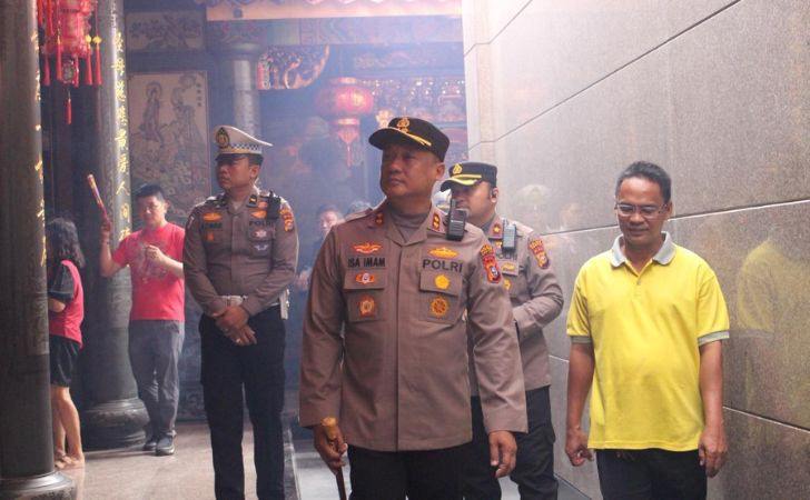 Kapolres-Rohil-Cek-Pengamanan-Imlek-di-Sejumlah-Klenteng.jpg