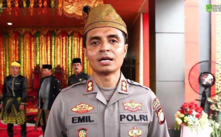 Kapolres-Rokan-Hulu-Rohul-AKBP-Emil-Eka-Putra.jpg