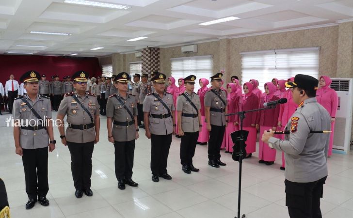 Kapolresta-Pekanbaru-pimpin-sertijab.jpg