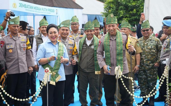Kapolri-resmikan-jembatan-di-kampar.jpg