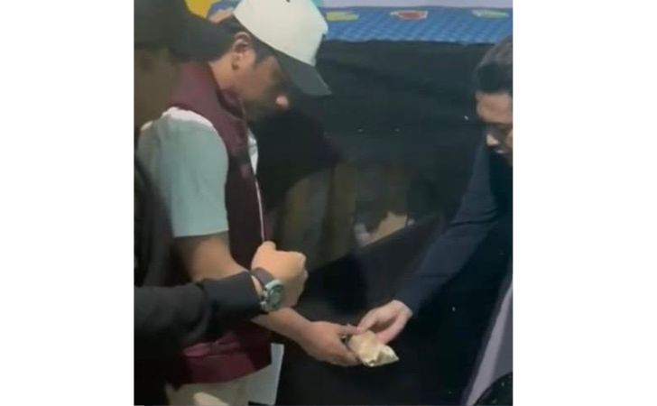 Kasat-Resnarkoba-mengamankan-narkotika.jpg