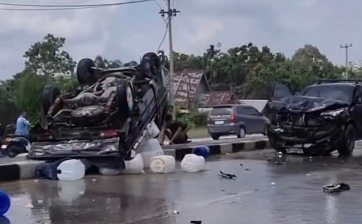 Kecelakaan-fortuner-l300-di-kampar.jpg