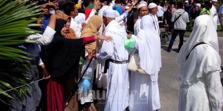 Kedatangan-Jemaah-Haji-Pekanbaru.jpg