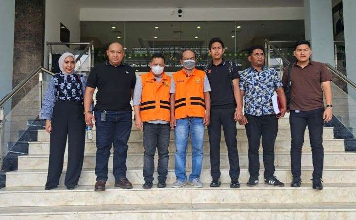 Kejari-Jebloskan-Dua-Tersangka-Korupsi-Jalan-Pramuka-Tembilahan-ke-Penjara.jpg