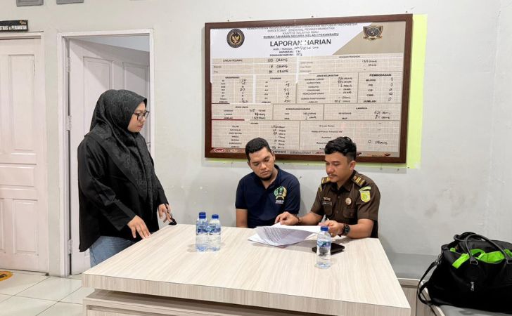 Kejari-Pekanbaru-eksekusi-Jhonny-Andrean-ke-Rutan-Pekanbaru.jpg