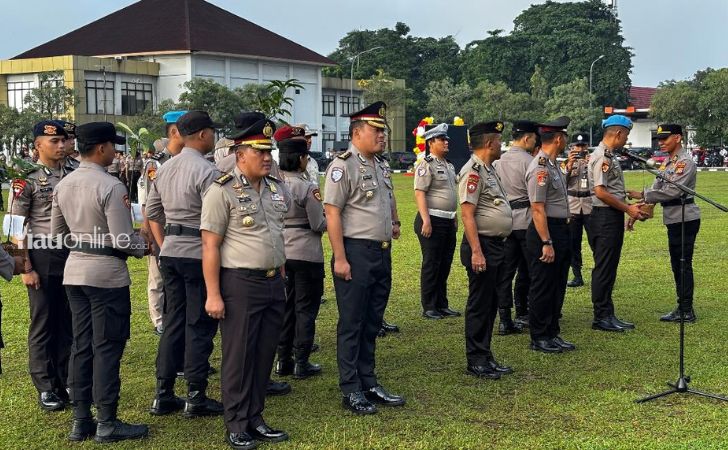Kenaikan-pangkat-di-Polda-Riau.jpg