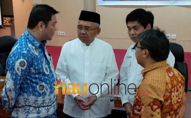 Kepala-BRG-dan-Gubernur-Riau.jpg