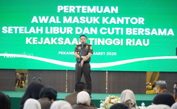 Kepala-Kejaksaan-Tinggi-Kajati-Riau-Sutikno.jpg