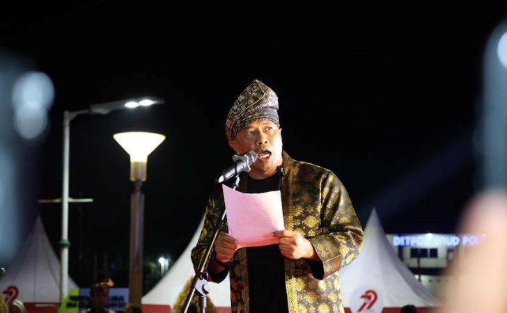 Ketika-Jossy-Menyendiri-Seruan-Puisi-Wakapolda-Untuk-Riau.jpg