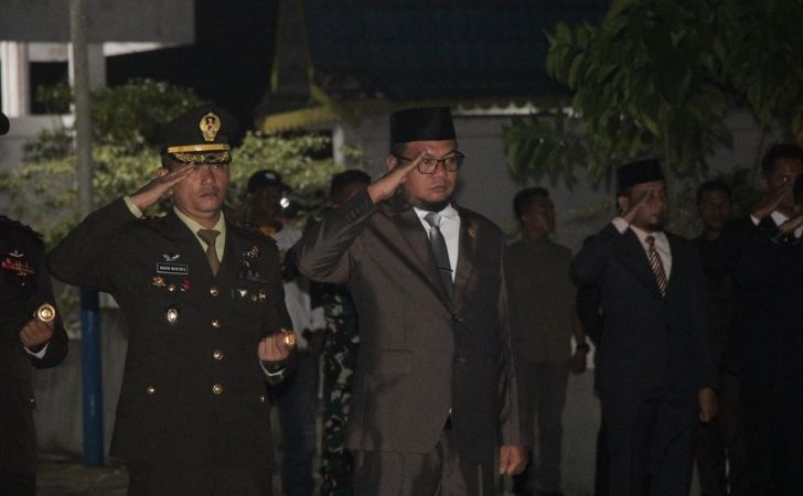 Ketua-DPRD-Inhil-Iwan-Taruna-Hadiri-Apel-Kehormatan-dan-Renungan-Suci-HUT-ke-81-RI.jpg
