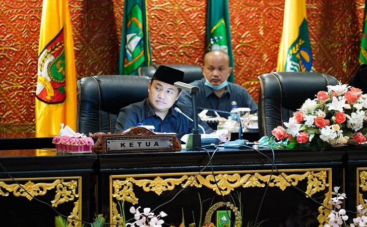 Ketua-DPRD-Riau-Yulisman4.jpg