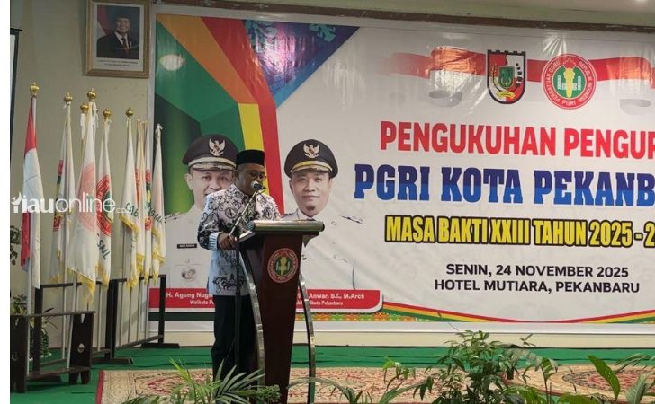 Ketua-PGRI-Pekanbaru-Miftahudin.jpg