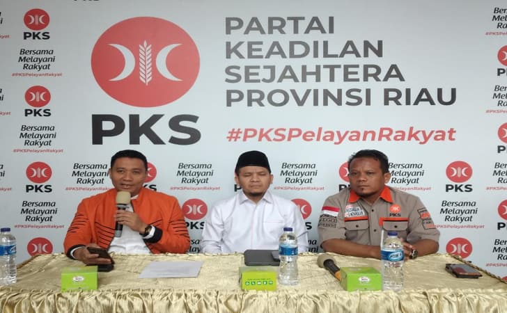 Ketua-Umum-DPW-PKS-Riau-Ahmad-Tarmizi.jpg