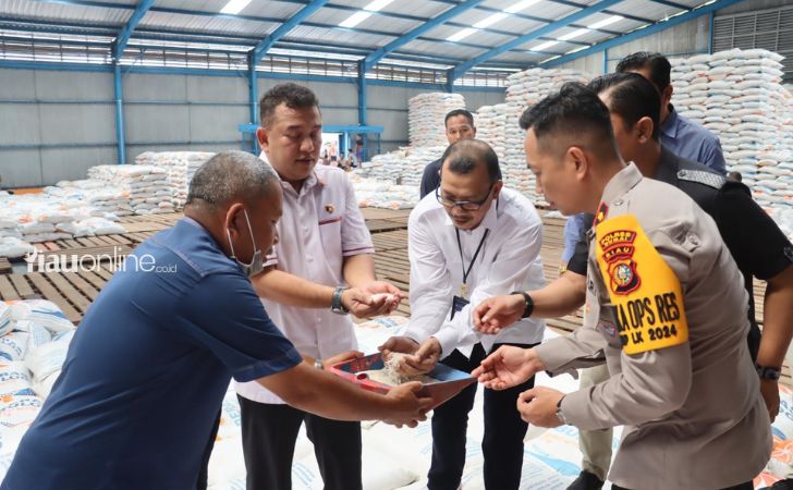 Kombes-nasriadi-cek-beras-bulog.jpg