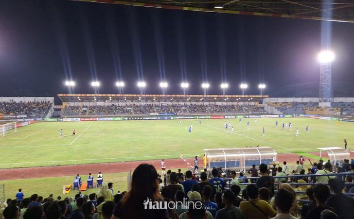 Kontroversi-Penalti-di-Akhir-Babak-Pertama-Adhyaksa-FC-Tahan-Imbang-1-1-PSPS-Pekanbaru.jpg