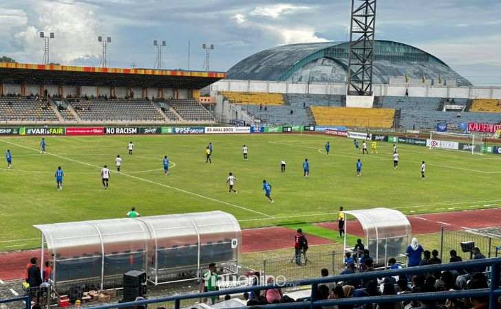 Kontroversi-Wasit-Roberto-Putra-PSPS-Pekanbaru-Rugi-Dua-Kali-di-Menit-Akhir.jpg