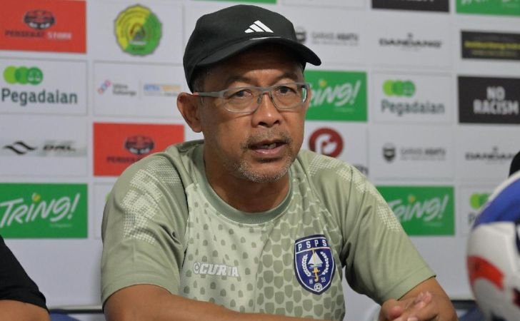 Krisis-Pemain-Bertahan-Aji-Santoso-Siap-Raih-Poin-Saat-Lawan-Persekat-Tegal.jpg