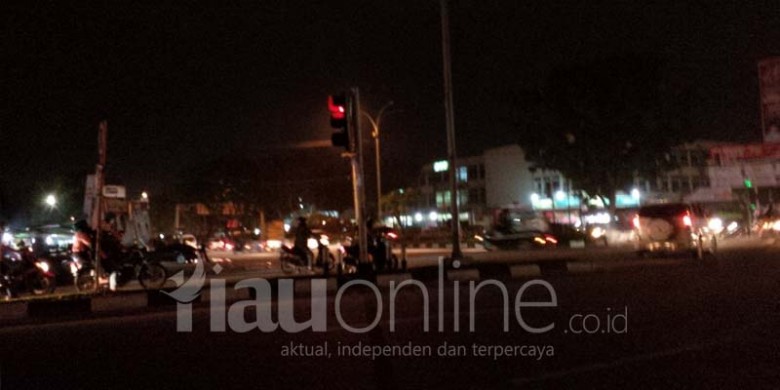 Lampu-Padam-di-Soekarno-Hatta-dengan-Arifin-Achmad.jpg