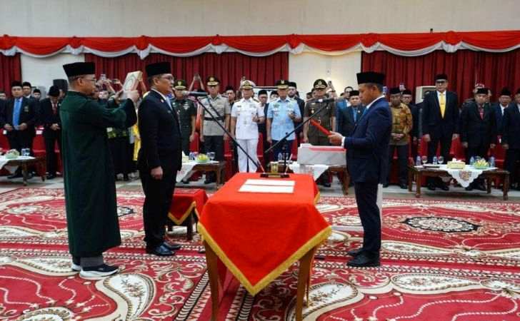 Lantik-Syahrial-Abdi-Jadi-Sekdaprov-Riau-Gubernur-Riau-Jaga-Harmonisasi-OPD.jpg