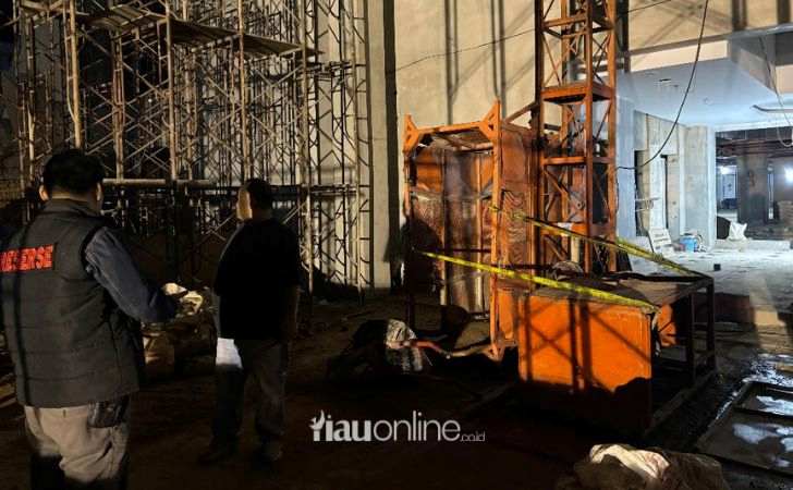Lift-Barang-Jatuh-di-Proyek-RS-Santa-Maria-Pekanbaru-Tiga-Pekerja-Terluka-Parah.jpg
